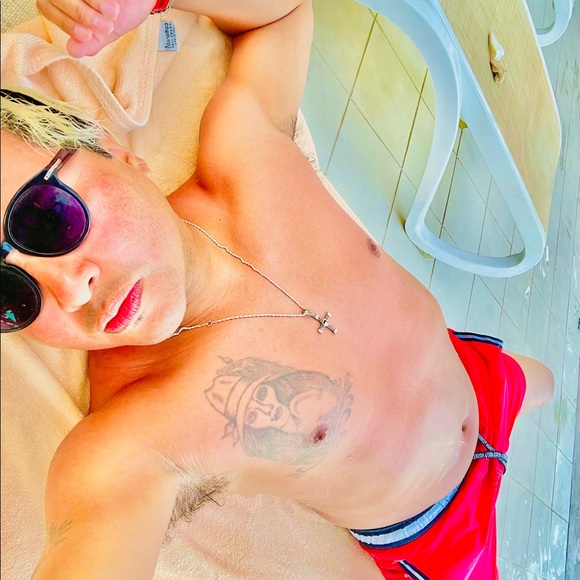 Meet your Posher, Donny - Picture 10 of 15